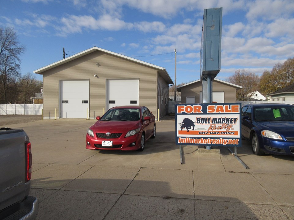 2 heated and insulated shops