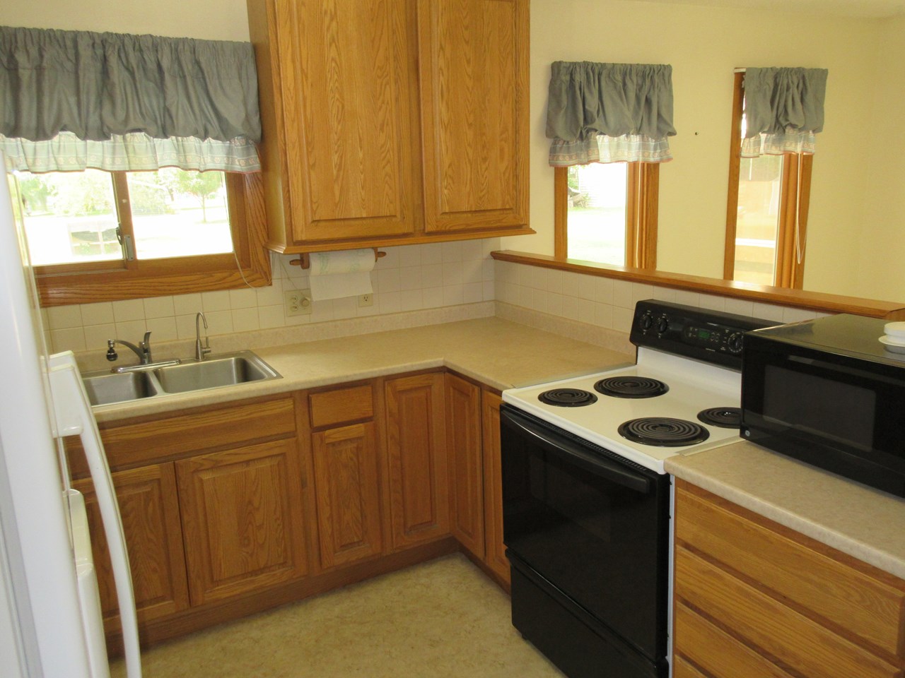 kitchen nice slide outs and a lazy susan.