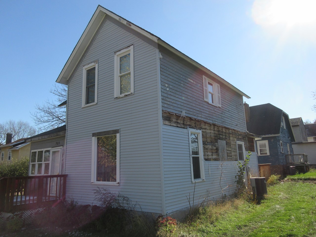 side of house some of the siding that needs to be finished