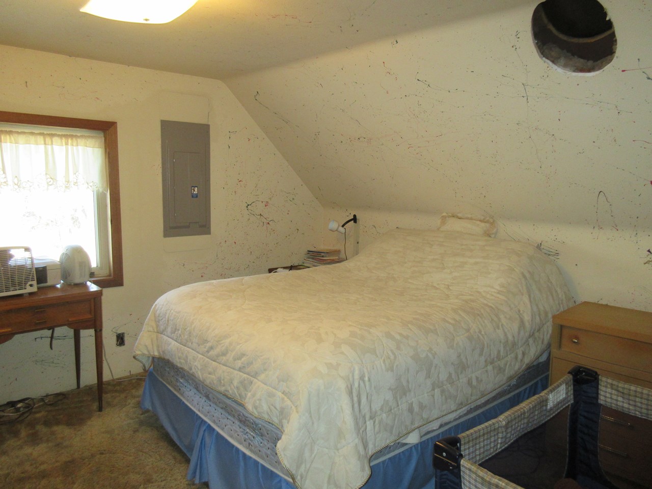 upstairs bedroom 2