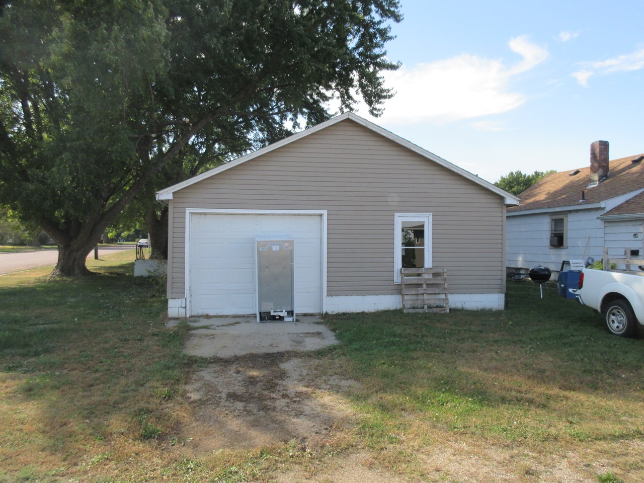attached garage and shop
