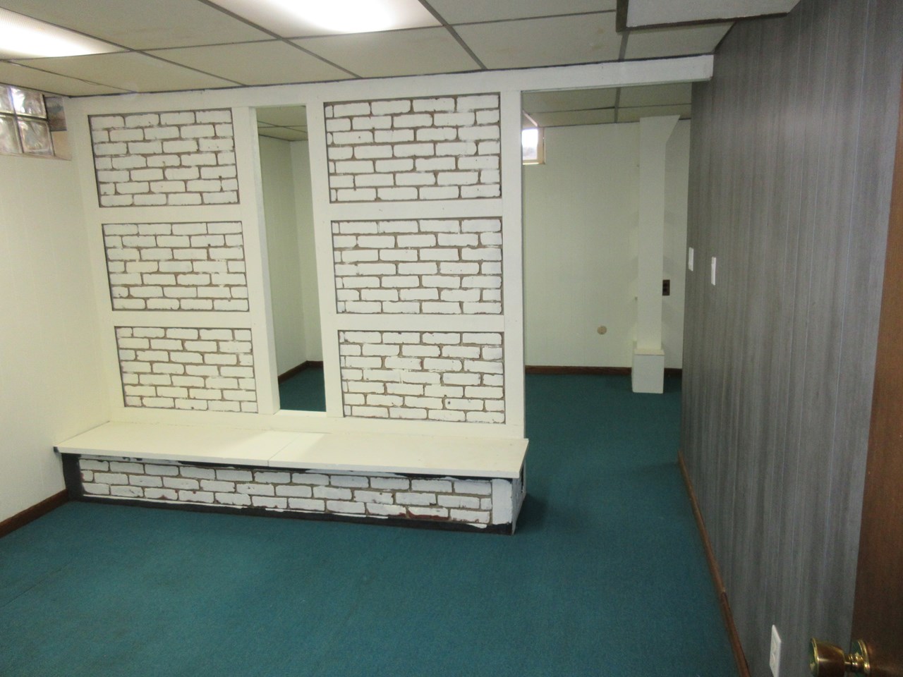 potential for a 4th bedroom