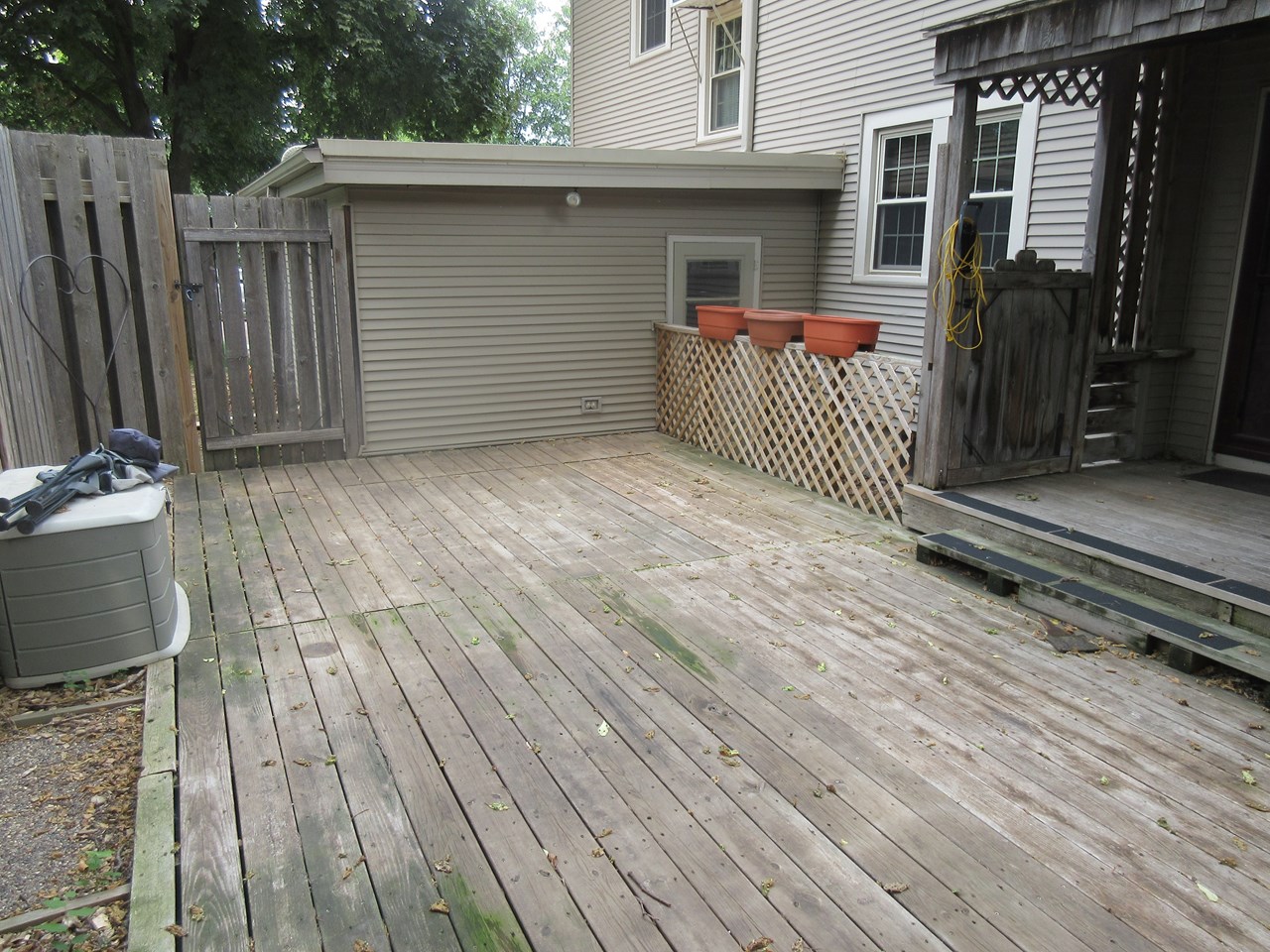 enclosed back deck