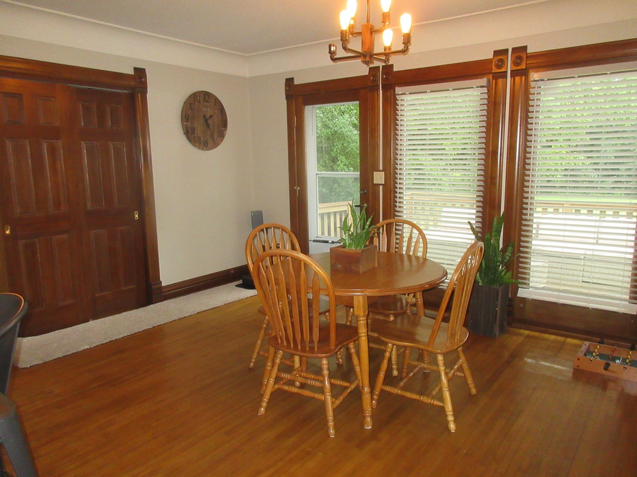dining room patio doors to the deck.  nice woodwork.