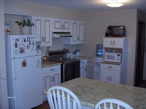 kitchen and dining bar.