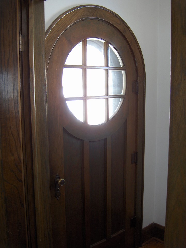 very nice front door nice area for display or breakfast.